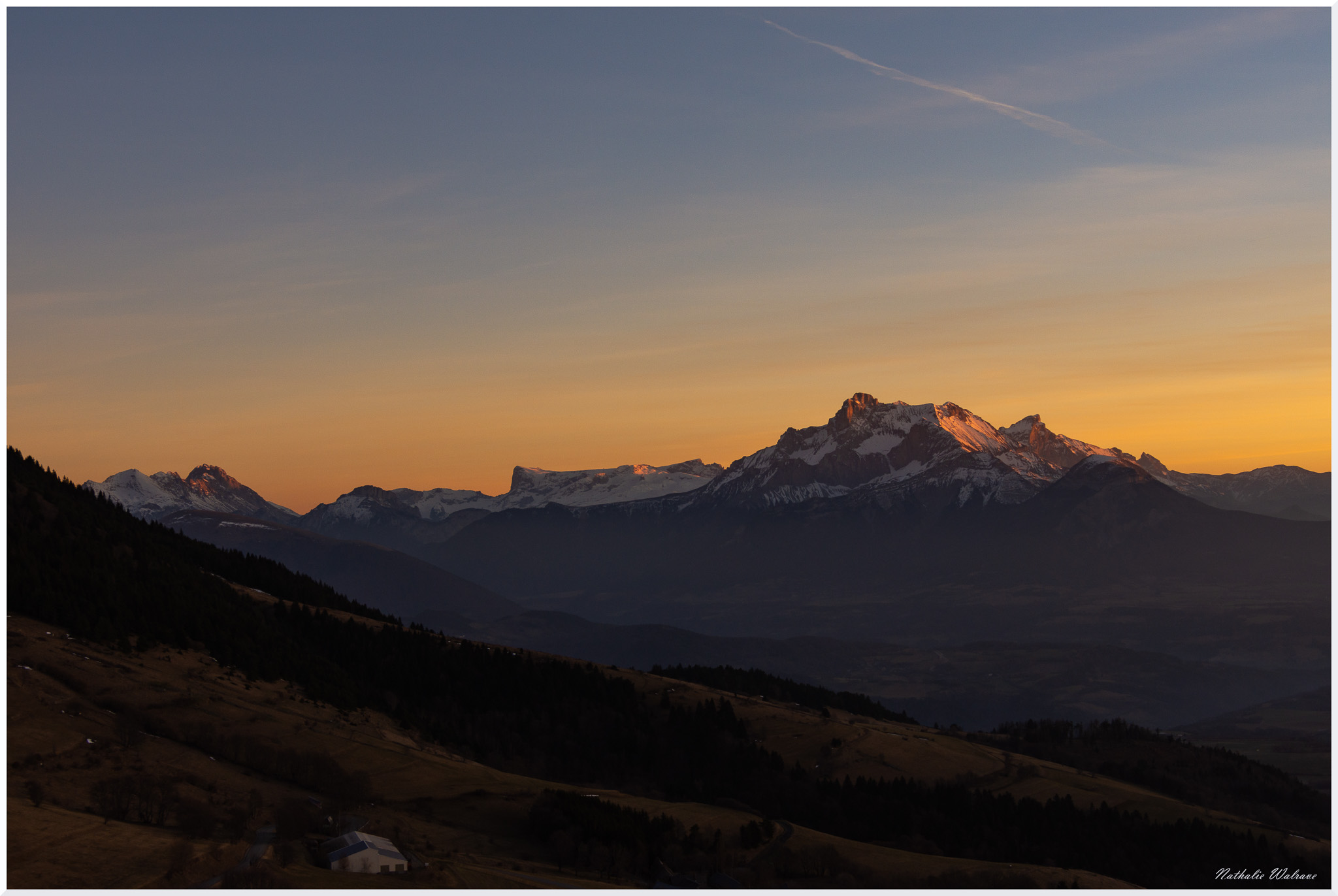 Vue sur l'Obiou, le plateau de Bure et les montagnes de Faraud