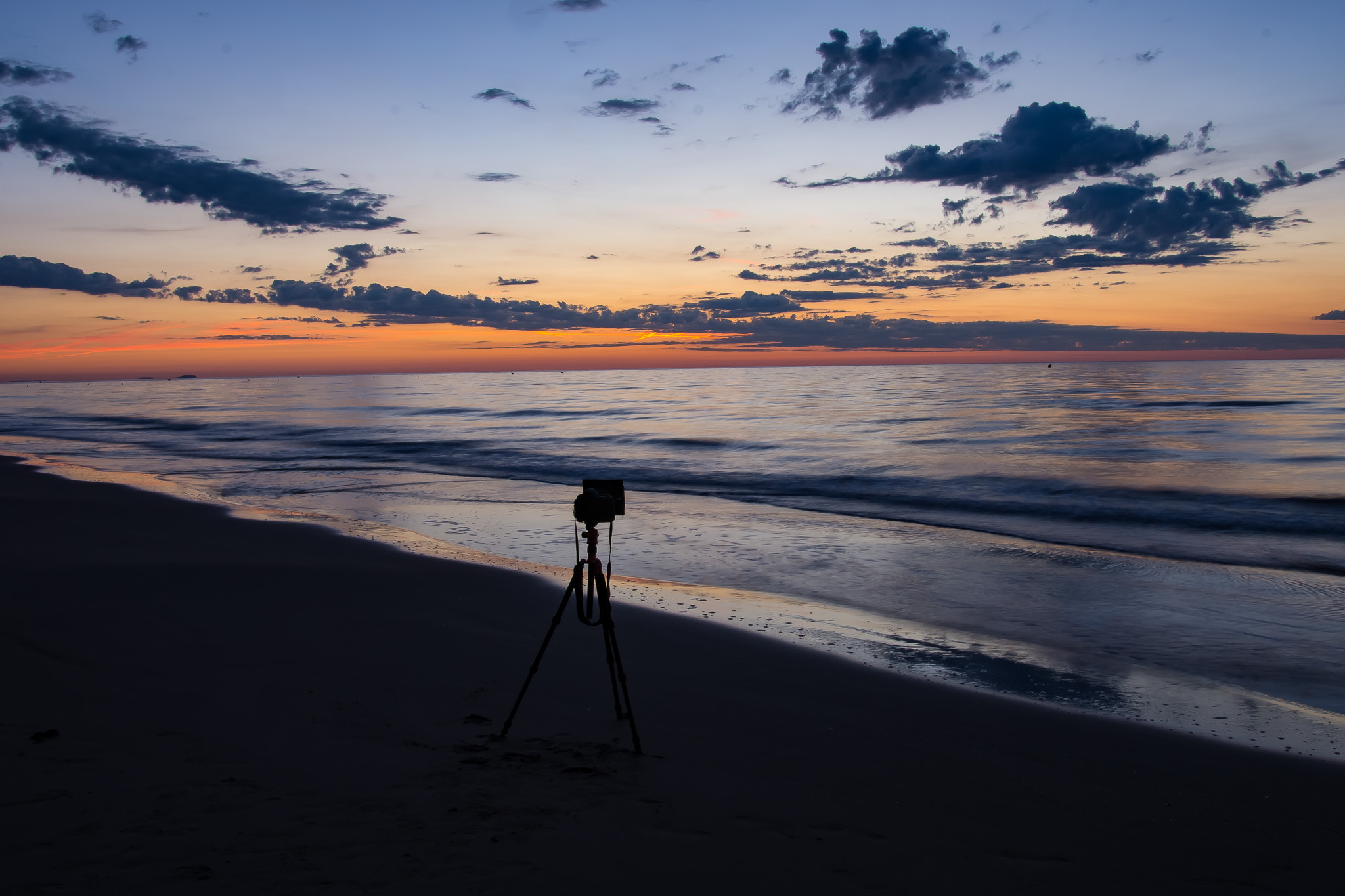 lever de soleil sur la plage de la Mateille à Gruissan